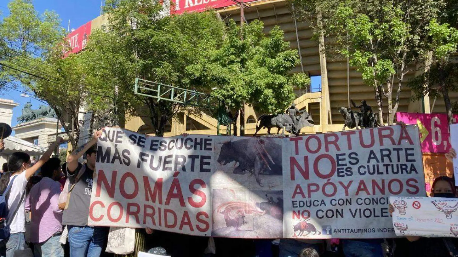 Protesta-corridas-Plaza México